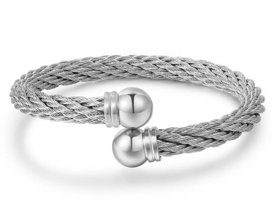 Twisted bangle (silver)
