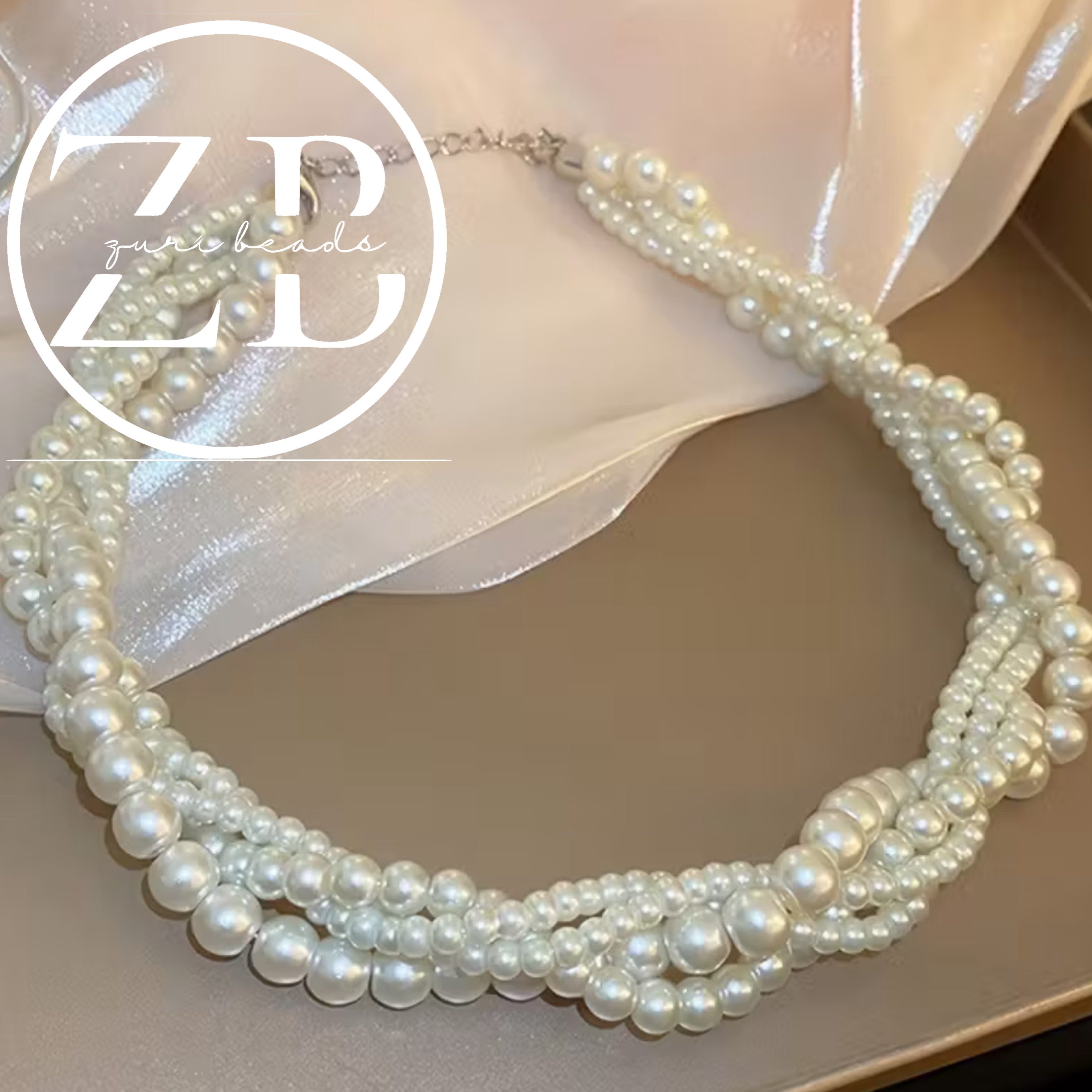 Twisted pearl necklace